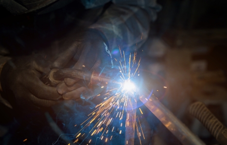 welding image with sparks