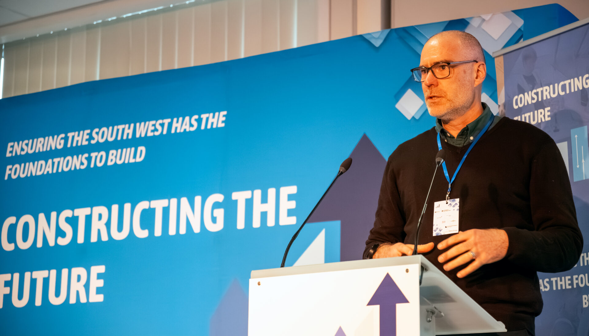 A keynote speaker presents at an event. 